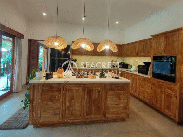 Family Villa in Peaceful Buduk (21)